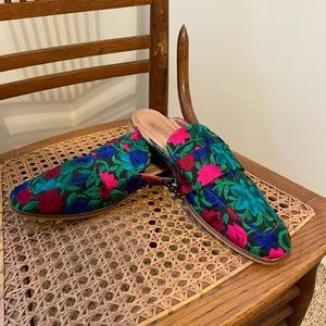 Selling these Embroidered free people loafers! ☮️ size 8